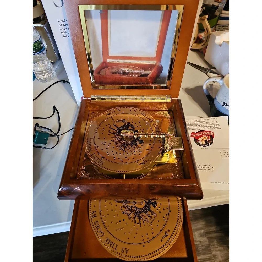 Mr. Christmas Holiday Symphonium Wood Music Box 16 Songs